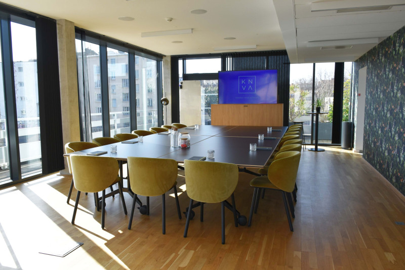 la salle rooftop avec personnes a lyon