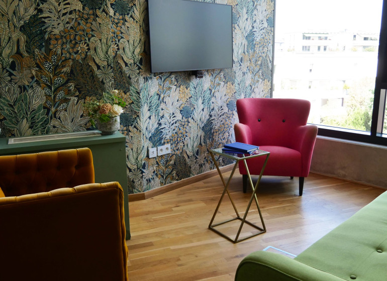 salon de reunion avec mobilier elegant pour 4 personnes